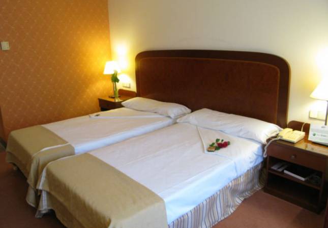 Románticas habitaciones en Hotel Termes Montbrió. Disfrúta con nuestro Spa y Masaje en Tarragona